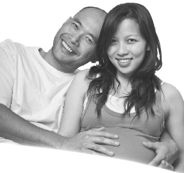 Image of a pregnant couple.